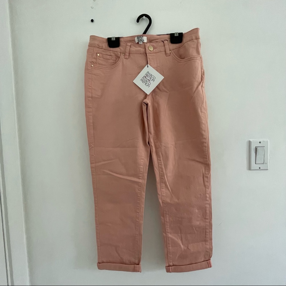 BNWT RW&CO. Premium Pink Washed Denim Pants Size 30